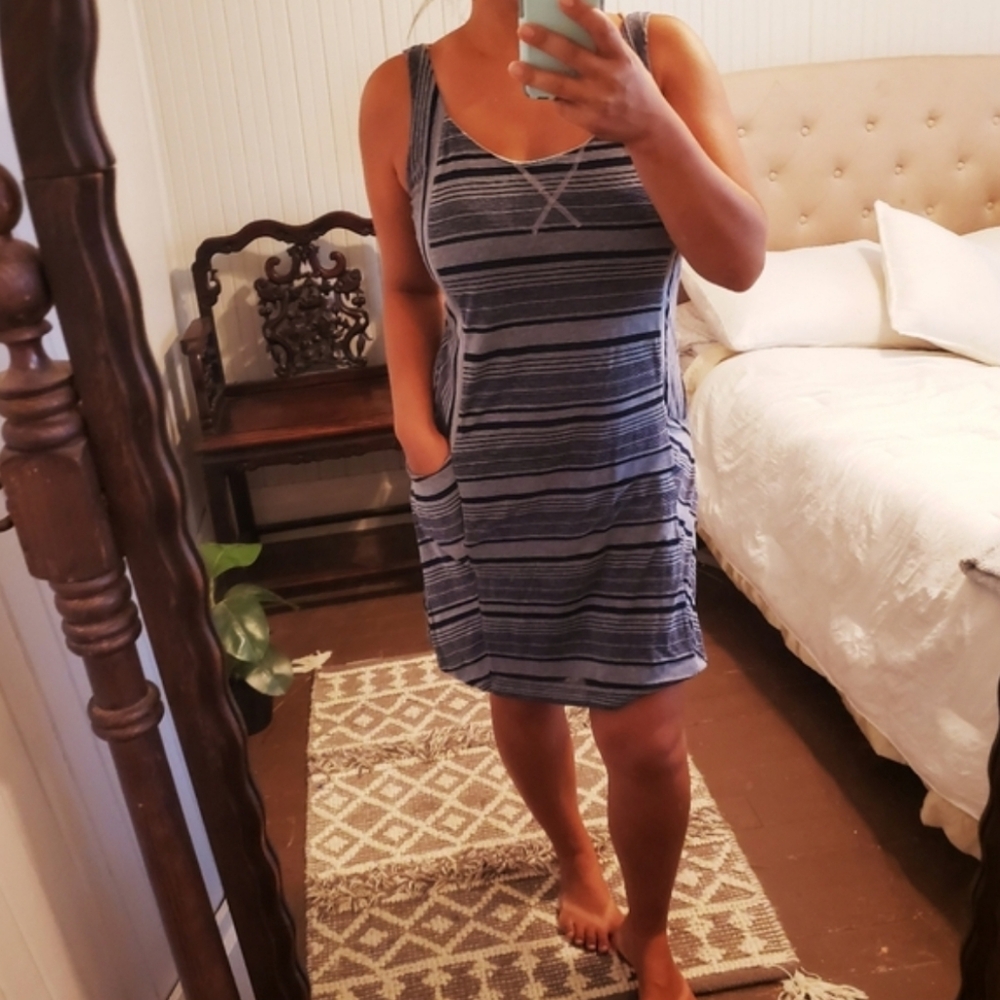Athleta Breeze Casual Tank Dress M Navy Blue Gray Striped Pockets Women's